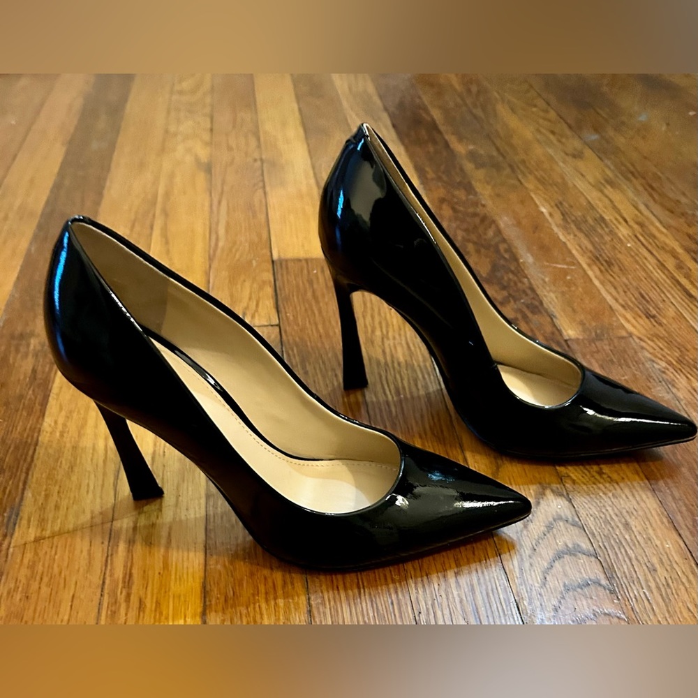 Gorgeous Marc Fisher black pumps- Sassie 6.5